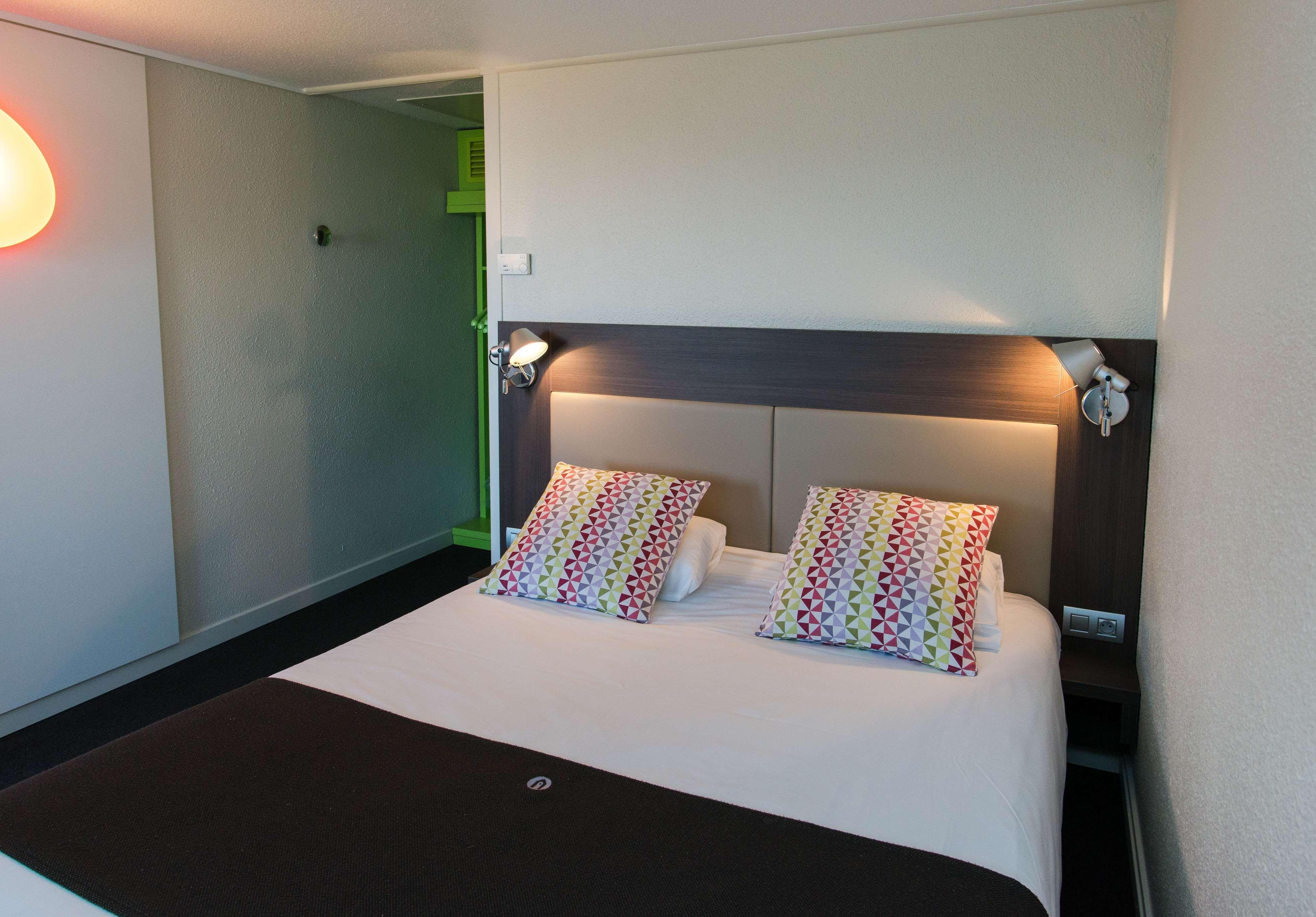 Hotel Campanile Agen Esterno foto
