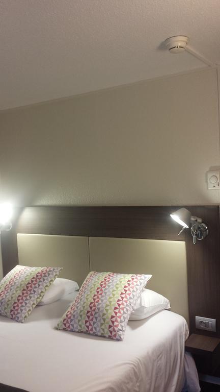 Hotel Campanile Agen Esterno foto
