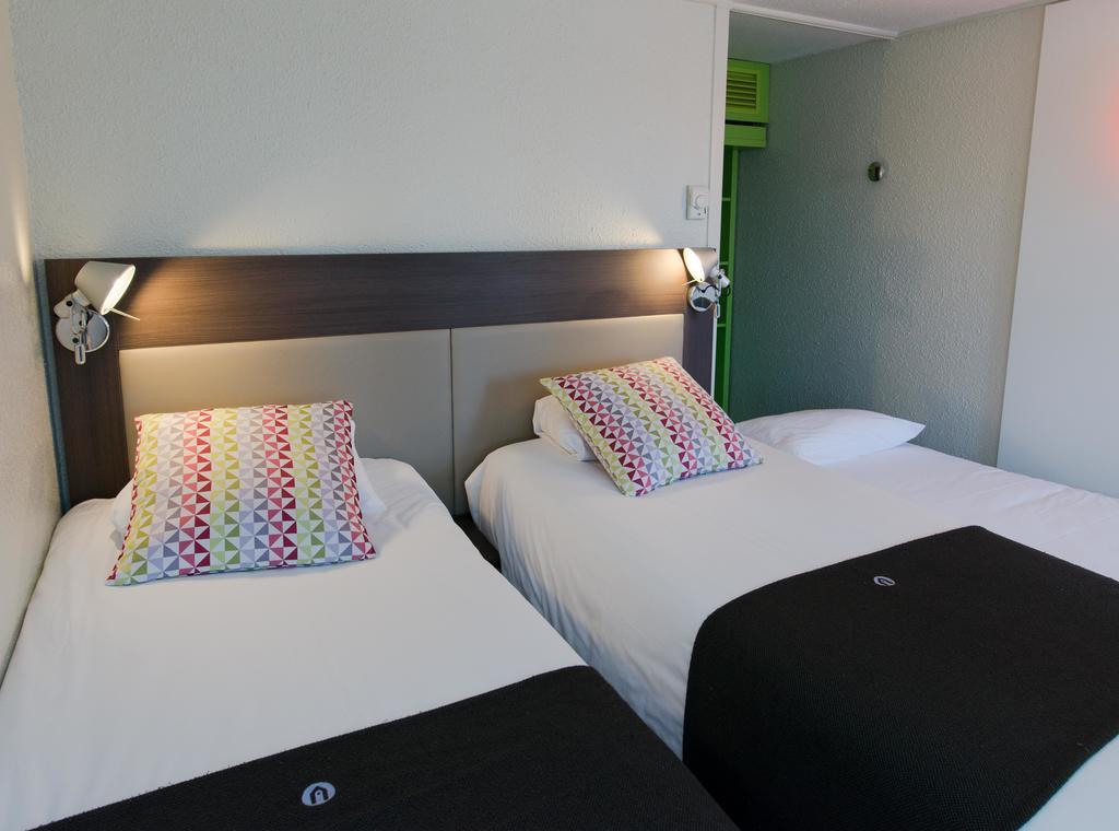 Hotel Campanile Agen Esterno foto
