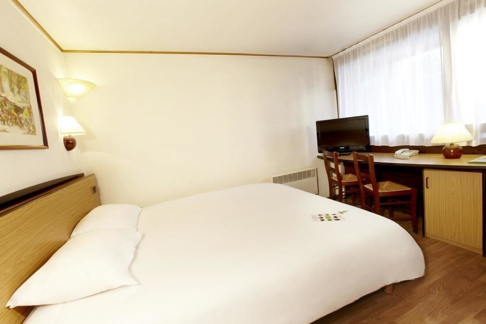 Hotel Campanile Agen Esterno foto