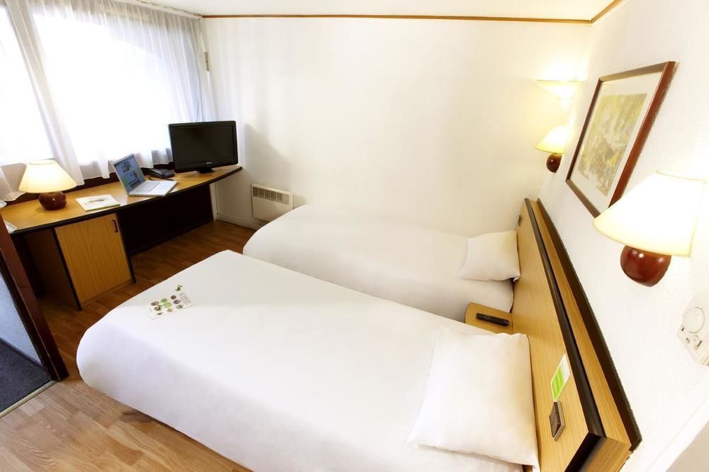 Hotel Campanile Agen Esterno foto